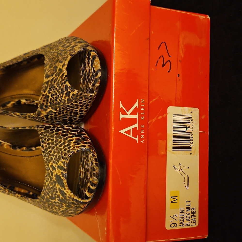 Anne Klein Patent Leather Snakeskin Peep Toe Sling Back Pumps 9-1/2 M